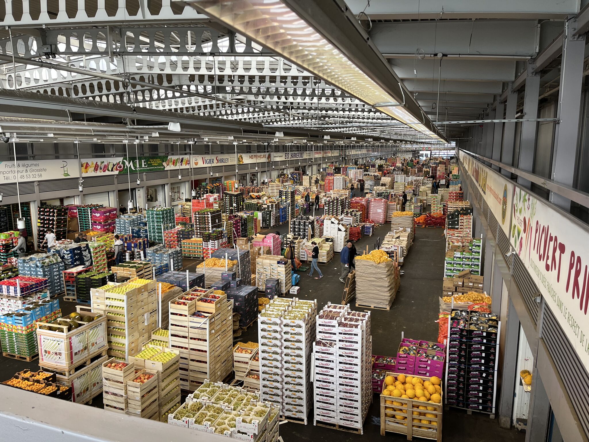 SLG Transports travaille au pvillon Fruits et Légumes de Rungis